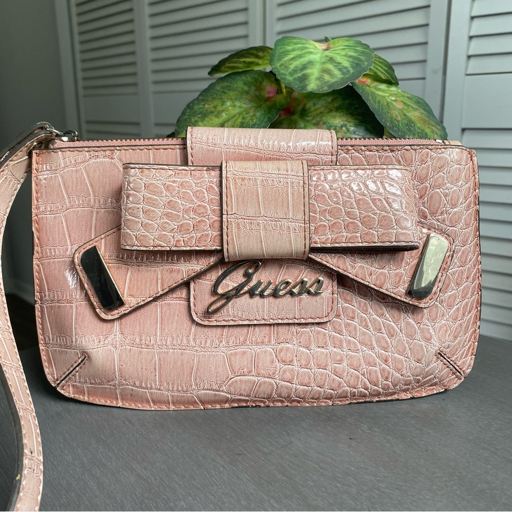Y2K Guess Pink Croc Bow Wristlet - Picture 2 of 7